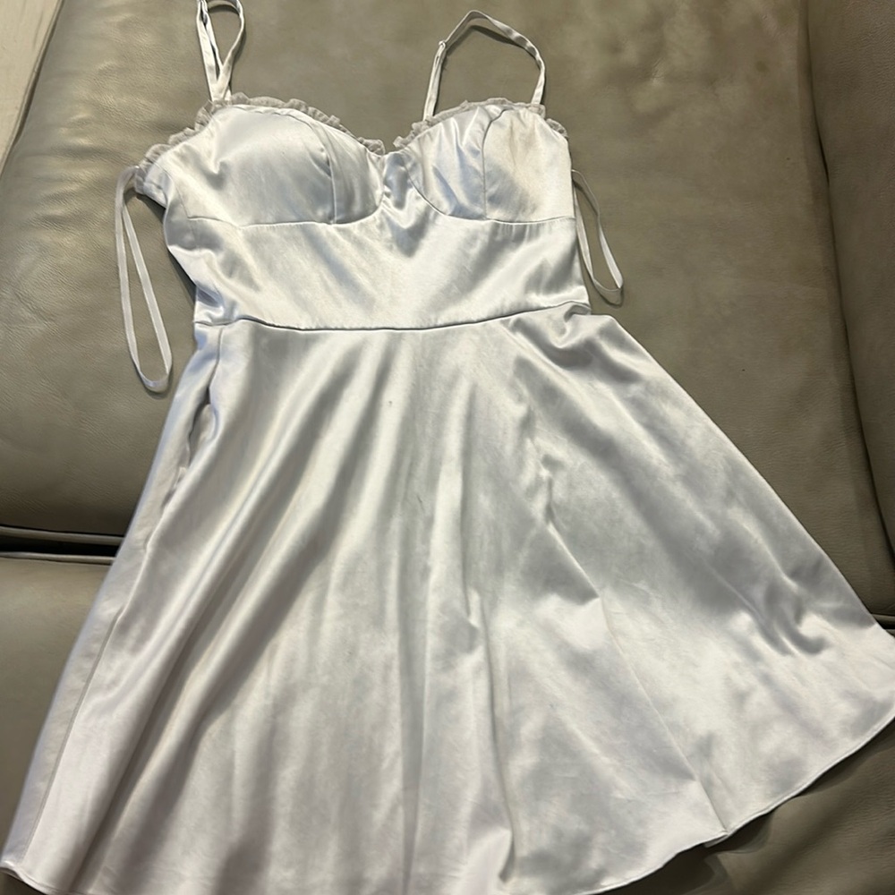 Windsor white mini dress with pockets